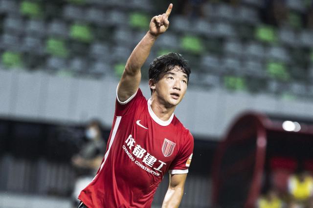 天博-【中超】塞尔吉尼奥2球金敃友绝平 蓉城2比2亚泰